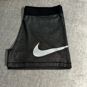 🖤 Nike Pro Sparkle shorts